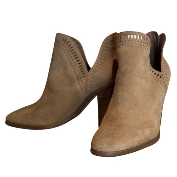 Vince Camuto Fileana French Taupe Split Shaft Laser Cut-Out Ankle Boots Size 9 - Picture 3 of 8